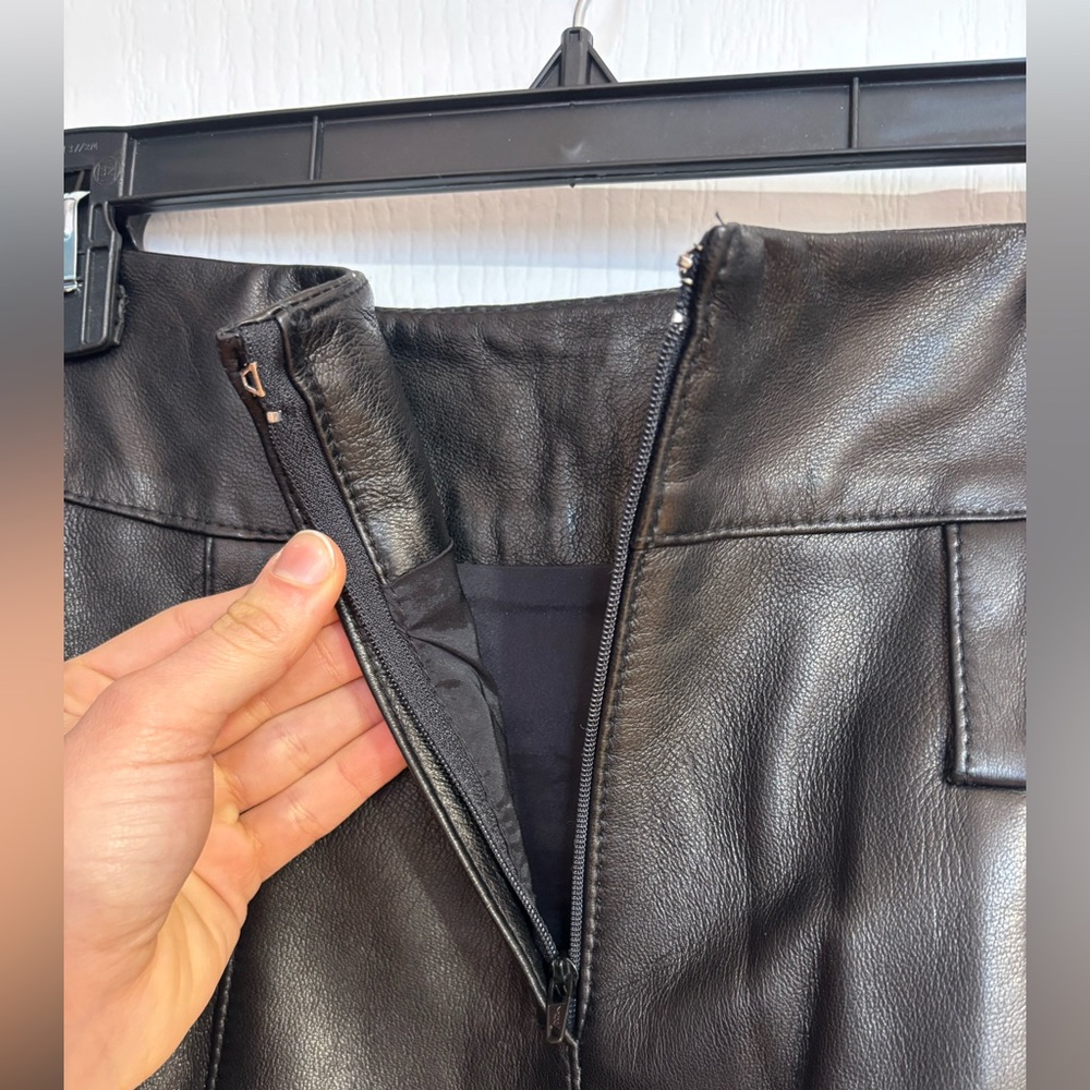 Danier Italian Leather Midi Lined Back Slit Zipper Closure Black Skirt Size 4 - Picture 8 of 12